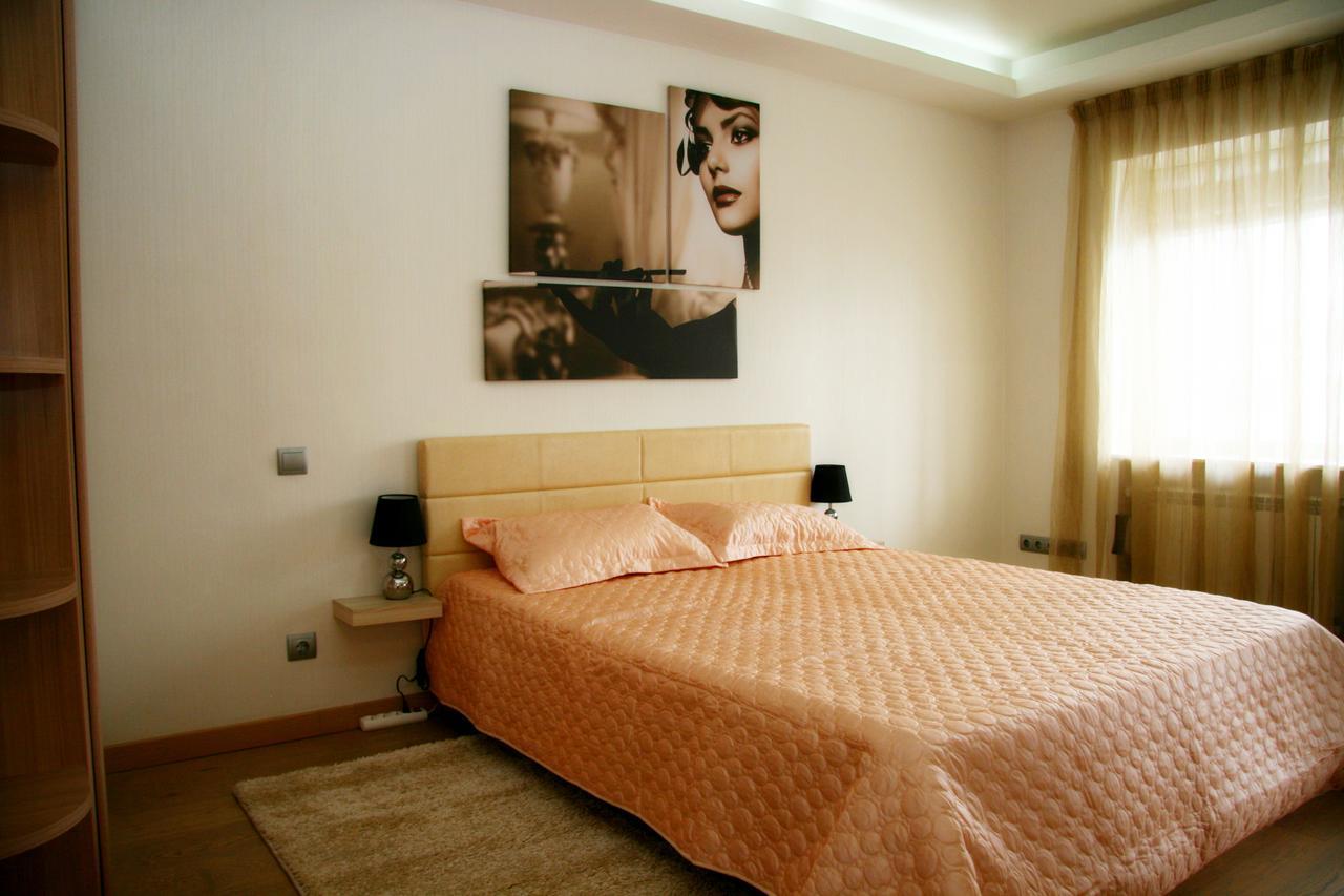 Luxury Apartment In The Heart Of The Capital Київ Екстер'єр фото