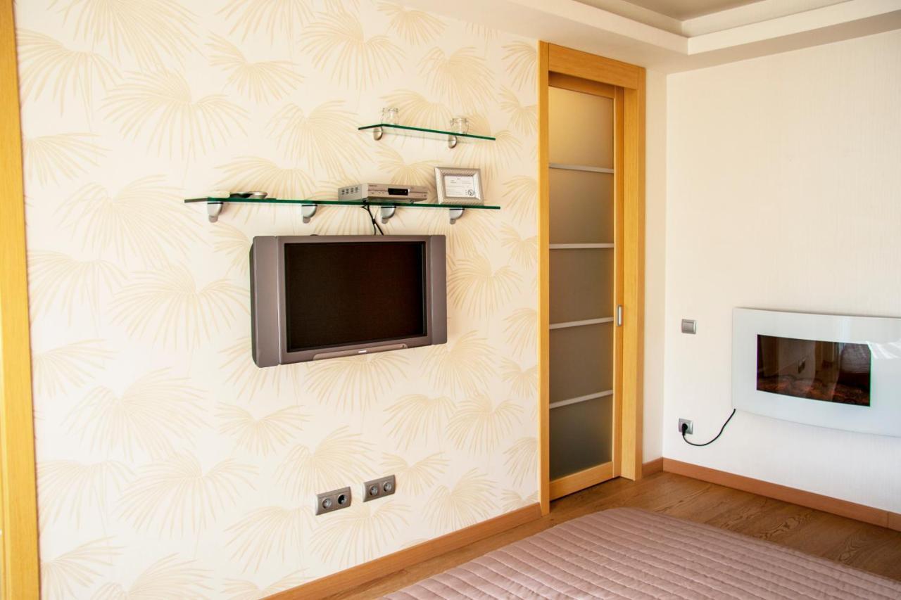 Luxury Apartment In The Heart Of The Capital Київ Екстер'єр фото